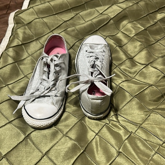 Converse Women's Silver Glitter Sneakers with Glitter Shoe Strings - Picture 4 of 4